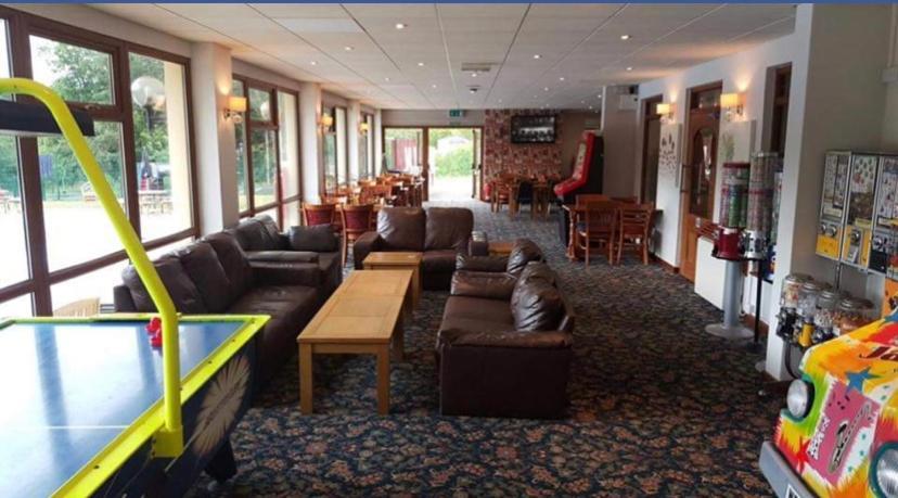 Snowdon Lodge - Glan Gwna Holiday Park Caernarfon - Luxury Family Lodge Esterno foto
